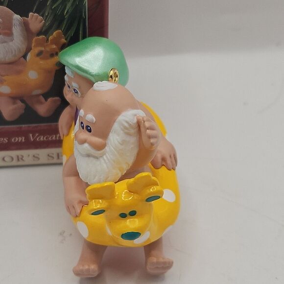 Hallmark Keepsake Ornament 1998 The Clauses On Vacation 2nd In The Series - Picture 3 of 16